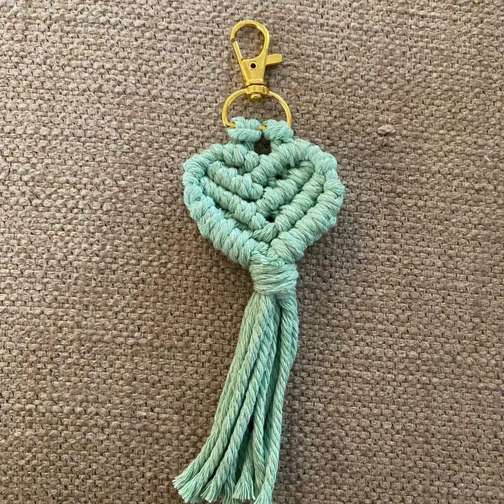 HANDCRAFTED Macrame Heart Lt Green Bag Charm Keychain Bohemian Purse Jewelry NEW